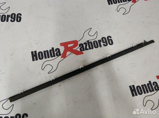 Молдинг на дверь передний левый Honda Accord 8 CU2 Молдинг на дверь передний левый Honda Accord 8 CU2