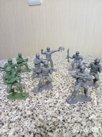 Солдаты пластмассовые