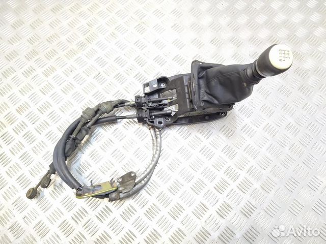 Кулиса Toyota Avensis T25 2003-2006 Кулиса Toyota Avensis T25 2003-2006
