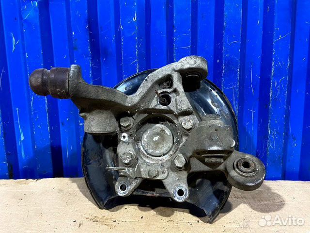Кулак задний правый Volvo S80 I B6304S 1999 Кулак задний правый Volvo S80 I B6304S 1999