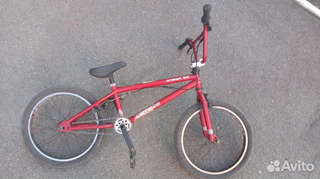 Велосипед BMX в хорошем состоянии