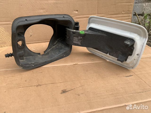 Лючок бензобака BMW X6 E71; 7182548 Лючок бензобака BMW X6 E71; 7182548
