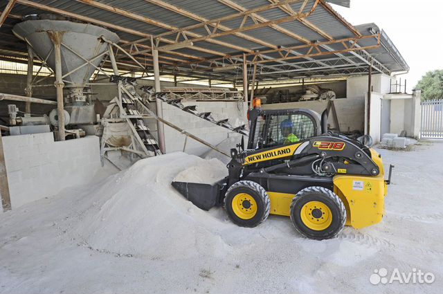Мини-погрузчик New Holland L218 Мини-погрузчик New Holland L218
