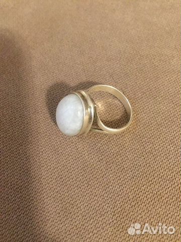 Серебряное кольцо с натуральным лунным камнем Серебряное кольцо с натуральным лунным камнем