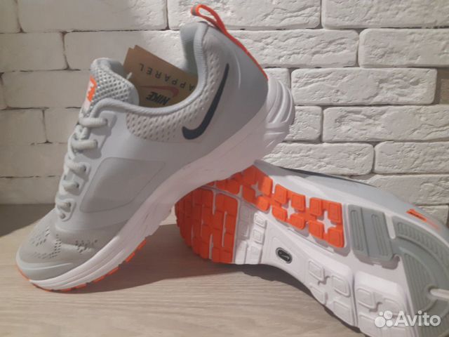Кроссовки Nike