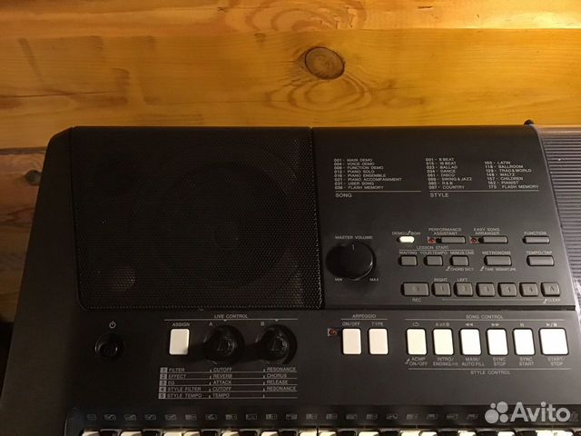 Синтезатор Yamaha PSR-E423 Синтезатор Yamaha PSR-E423