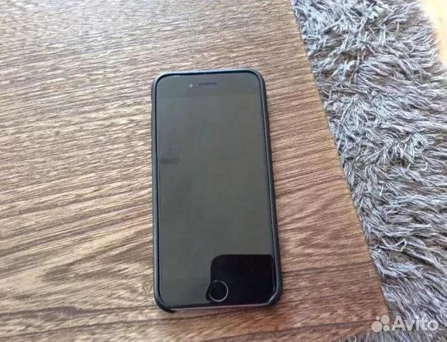 Телефон iPhone 6