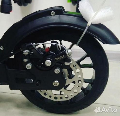 Самокат с ножным + ручным дисковым тормозом Самокат с ножным + ручным дисковым тормозом