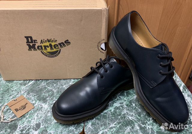 dr martens 1461 narrow fit smooth