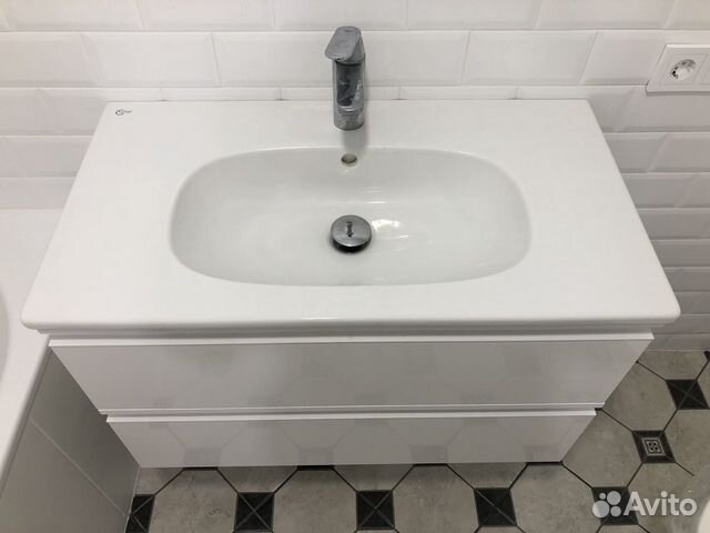 Раковина с тумбой Ideal Standart Tesi T350901