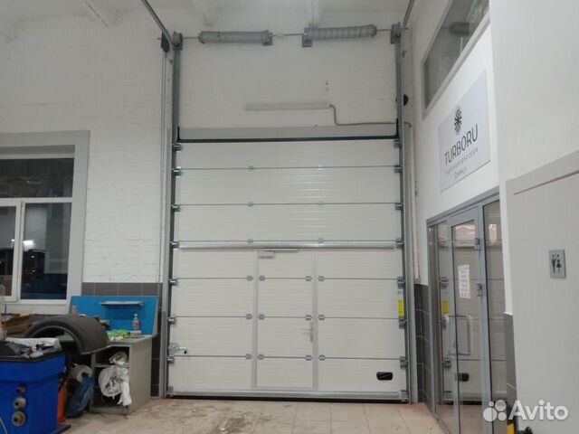 Секционные ворота 3000х3500мм с калиткой Секционные ворота 3000х3500мм с калиткой