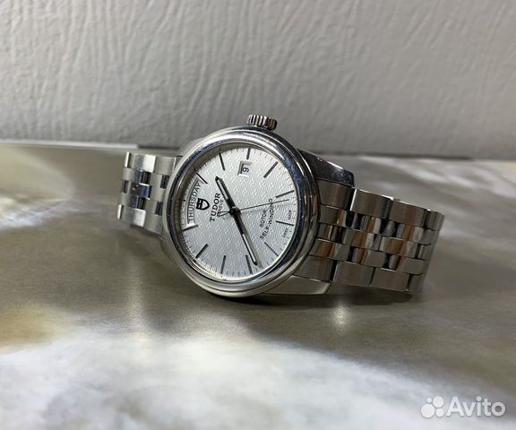 Tudor Glamour Day & Date