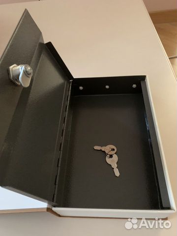 Книга сейф с ключами Книга сейф с ключами