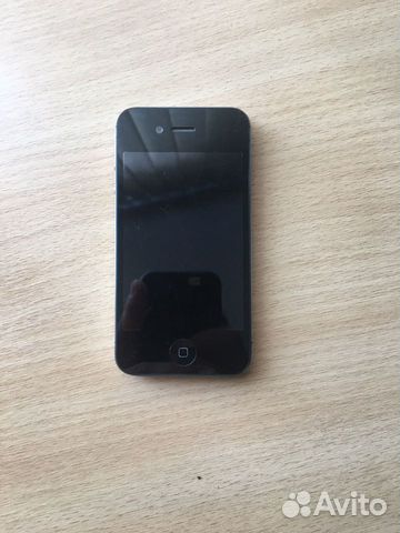Телефон iPhone 4