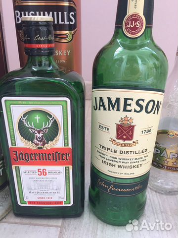 Бутылки из-под алкоголя с упаковками Бутылки из-под алкоголя с упаковками