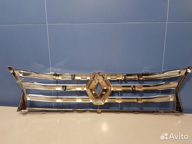 Решетка радиатора Renault Duster