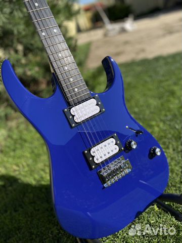 Электрогитара новая с комплектом