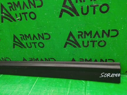 Накладка двери передняя левая Kia Sorento 2 2009