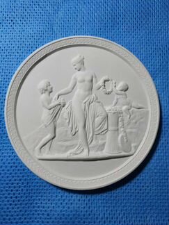 Декоративный барельеф- 