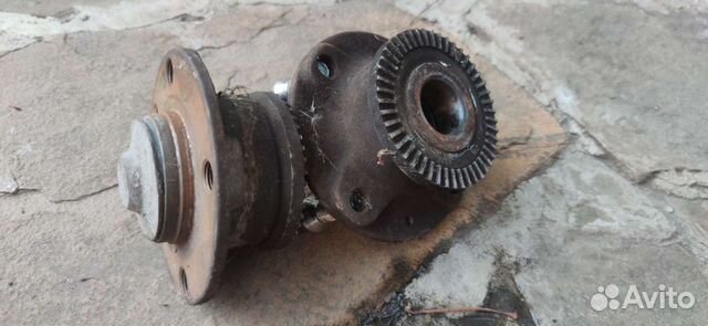 Ступица Сааб 9000