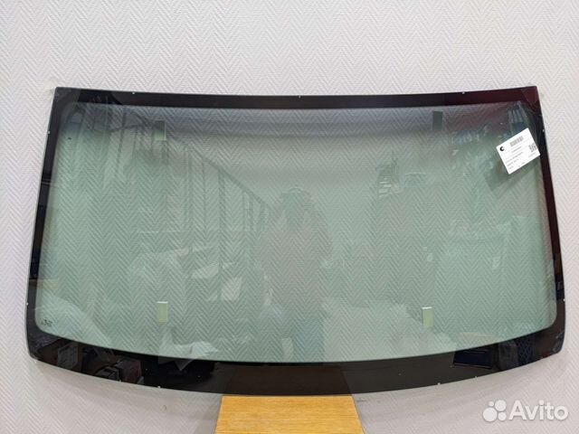 Стекло лобовое mazda B2500 / BT-50 / ford ranger
