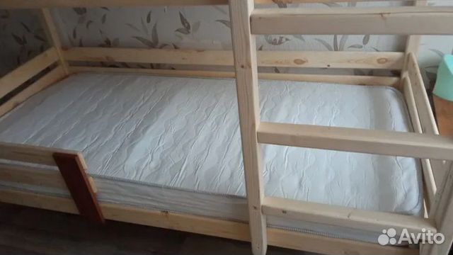 Двухъярусная кровать с высокими бортами