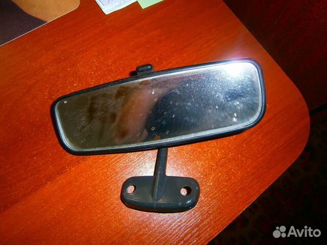 Зеркало заднего вида