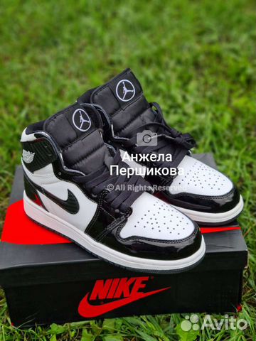 Air Jordan 1 Retro Mid Black/White