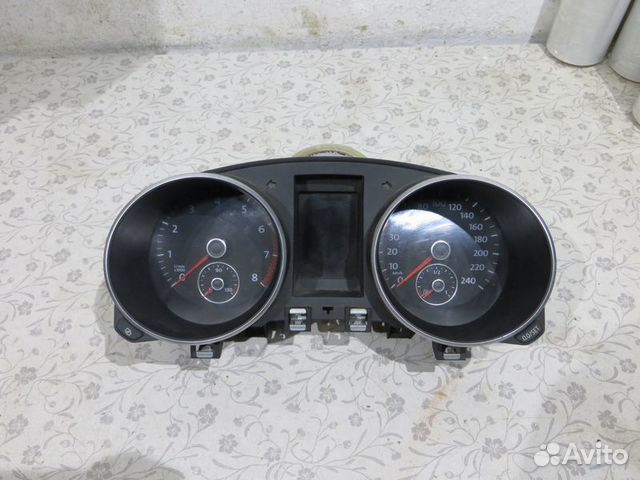 Щиток приборов VW Golf 6
