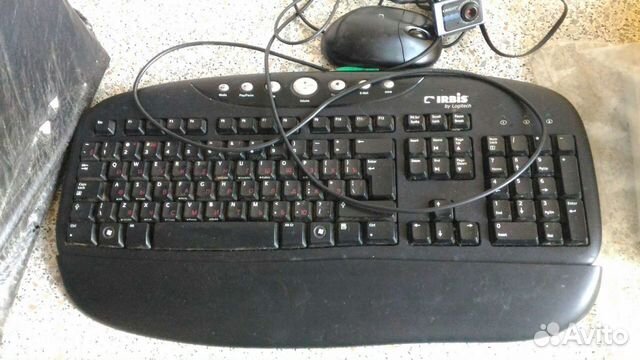 Клавиатура с камерой и мышкой