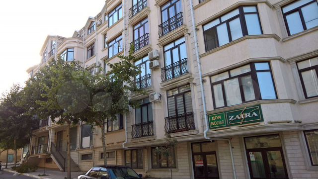 2-к. квартира, 74 м², 2/4 эт.