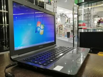 Ноутбук Samsung RC520 Core i3 8GB