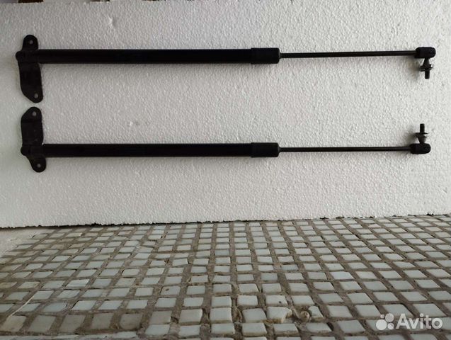 Амортизатор двери багажника Volkswagen Tiguan