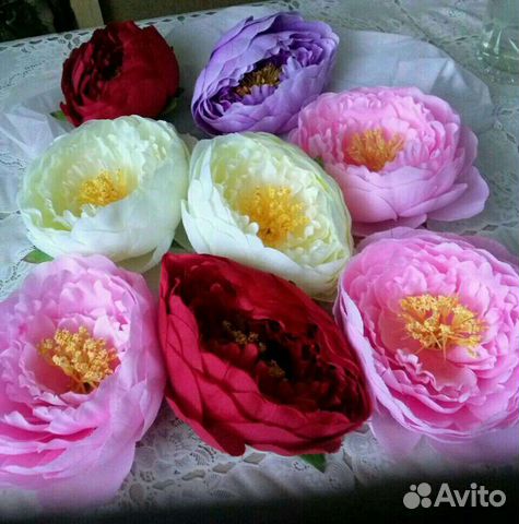 Украшение в виде пиона