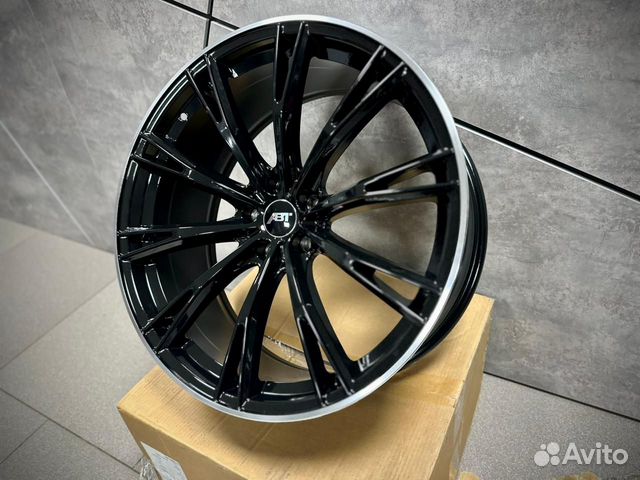 Комплект литых дисков R21 Volkswagen новые