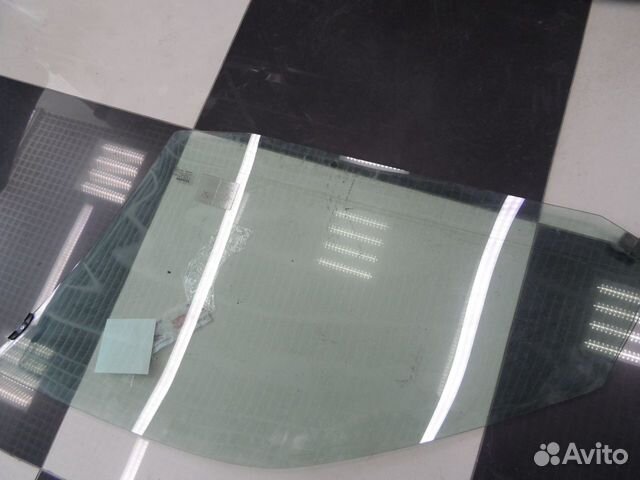 Стекло передней двери Renault Clio R