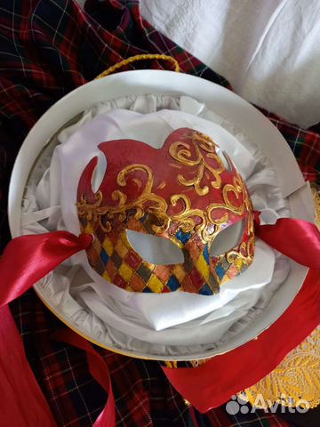 Венецианская карнавальная маска 