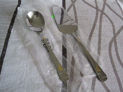 Столовые приборы новые разные