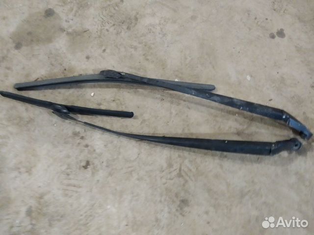 Поводок стекло очистеля Toyota Corolla 150