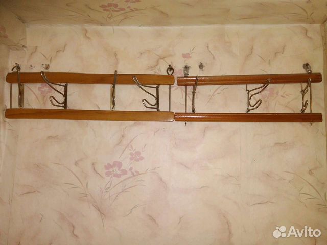 Вешалка для одежды настенная