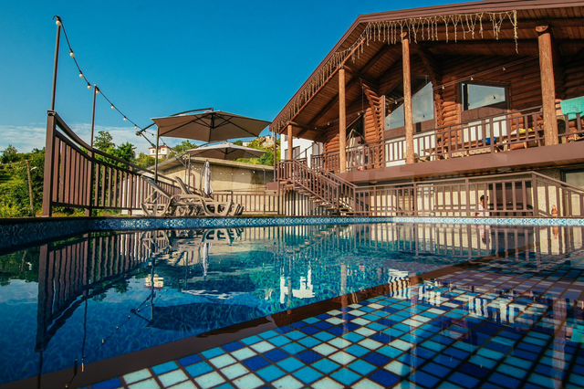 Дом 250 м² на участке 8 сот.