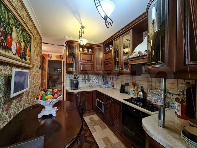 2-к. квартира, 50 м², 3/6 эт.