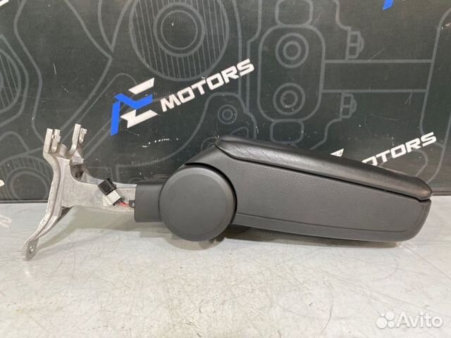 Подлокотник Audi A4 B6 ASN 2004