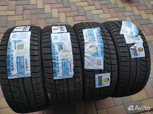 Sailun Ice Blazer Arctic 215/45 R17