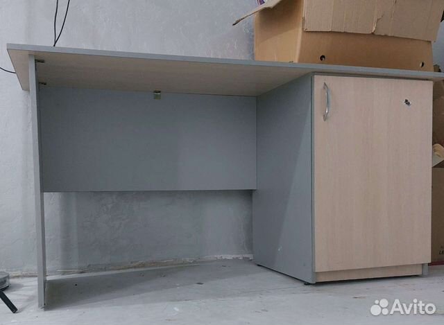 Письменный стол (офисный,компьютерный)