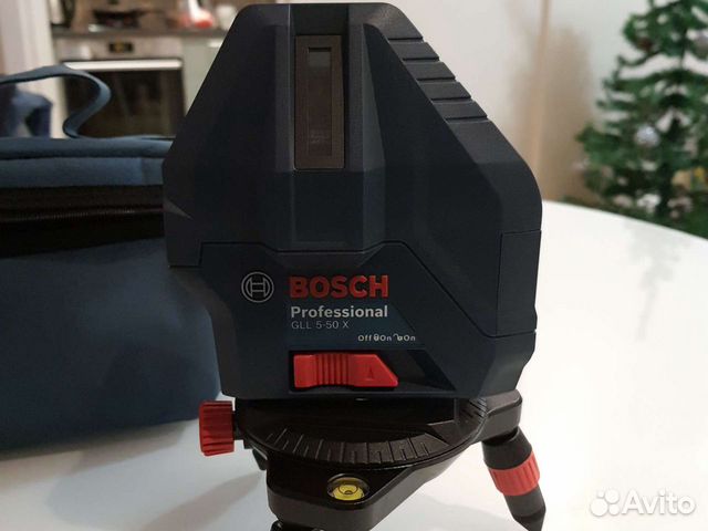 Нивелир Bosch GLL 5-50 + мини штатив. Новый