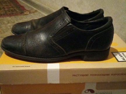 Школьные черные туфли р.34