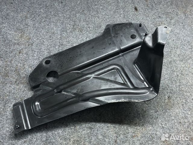 Защита днища правая брызговик BMW