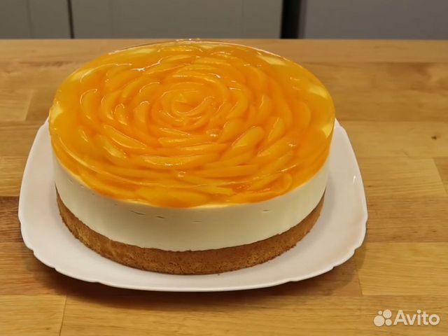Торт с персиками