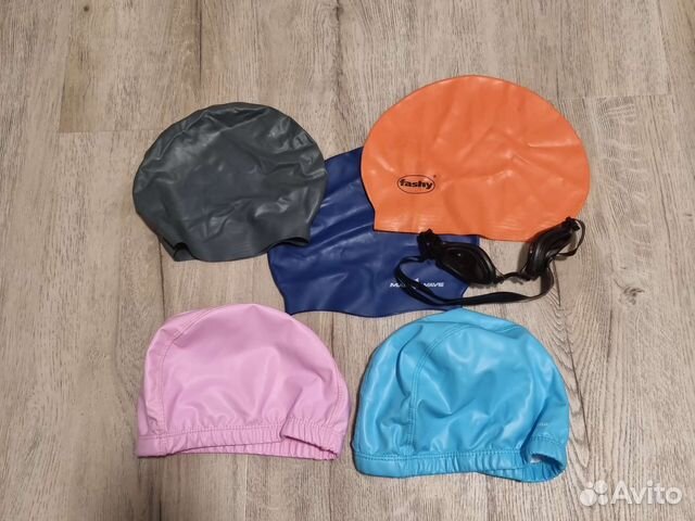 Шапочки и очки для бассейна